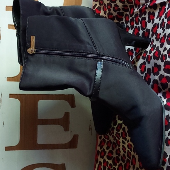 Womans dress heeled boots - Picture 2 of 5